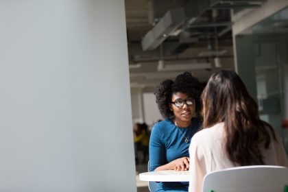 One on one meeting of coworkers