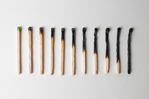 Series of matches from new to completely burned